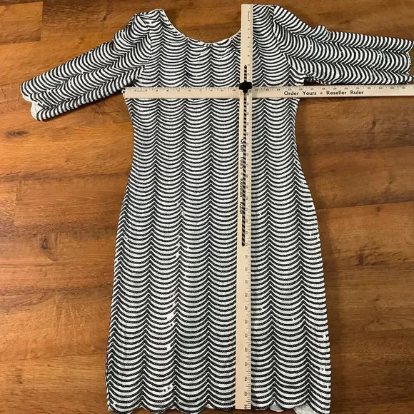 Lucy & Co Women Long-Sleeved Black | White Stripe Mini Dress With Sequins Sz M - Picture 3 of 8